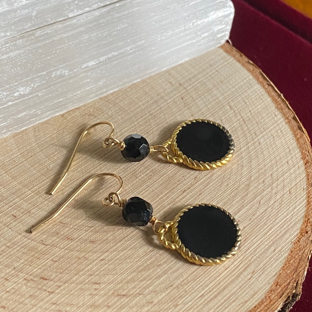 1/20 14K Black dangle earrings 🖤✨ - Picture 6 of 6